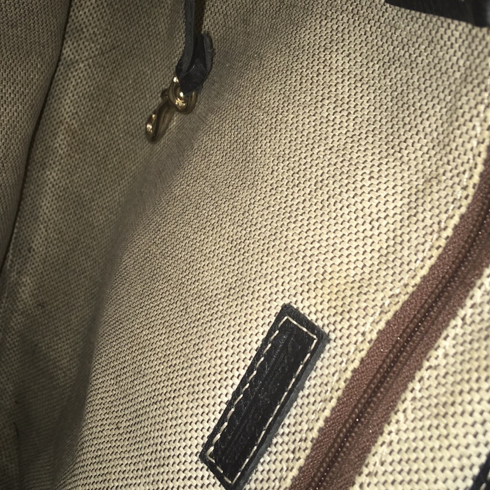 Dooney Bourke - Picture 4 of 8